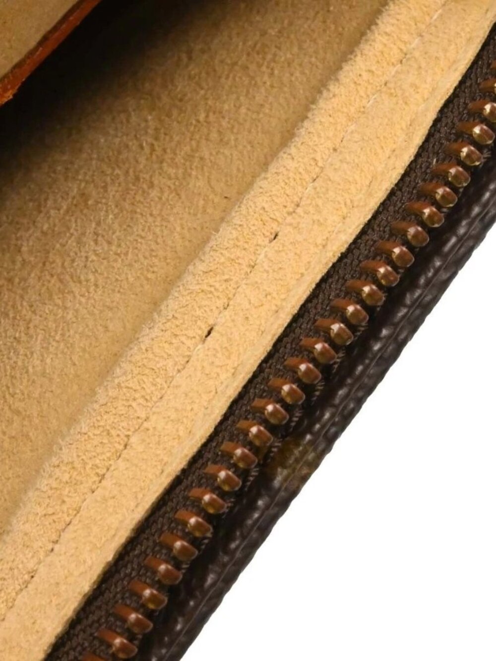 Louis Vuitton Monogram Looping - Picture 12 of 15